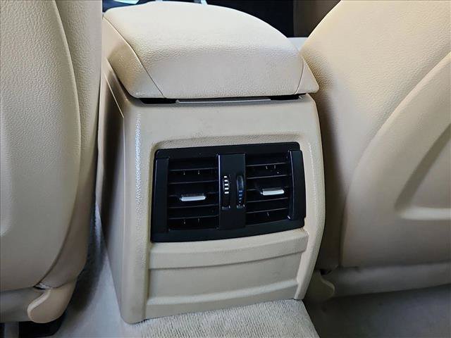 Used 2015 BMW 320i Sedan RWD image 15