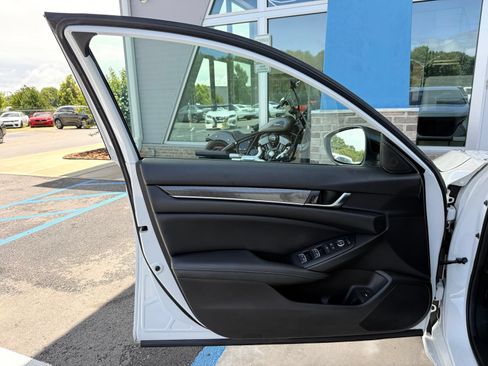 Used 2022 Honda Accord Sport image 13