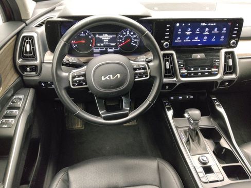Used 2022 Kia Sorento EX w/ Panoramic Sunroof Package FWD image 22