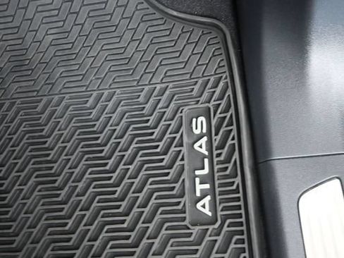 Used 2024 Volkswagen Atlas SE FWD image 36