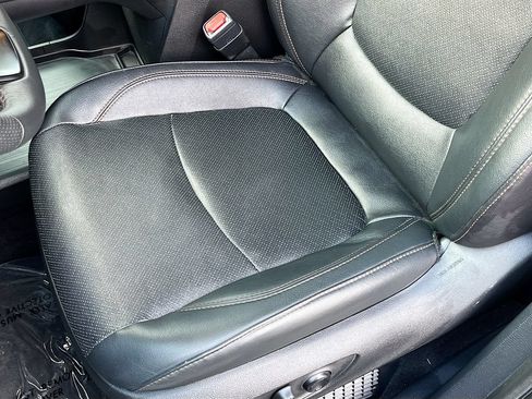 Used 2025 Toyota Sienna Platinum AWD/4WD image 19