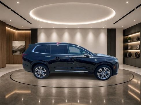 Used 2024 Cadillac XT6 Premium Luxury w/ Platinum Package AWD/4WD image 4