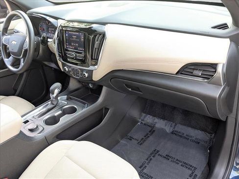 Used 2023 Chevrolet Traverse LS FWD image 22