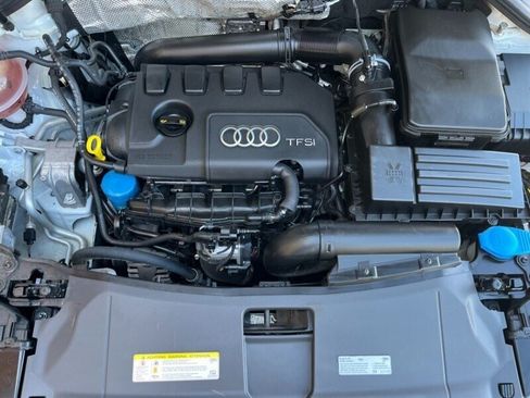 Used 2018 Audi Q3 2.0T Premium Plus w/ Premium Plus Package AWD/4WD image 4