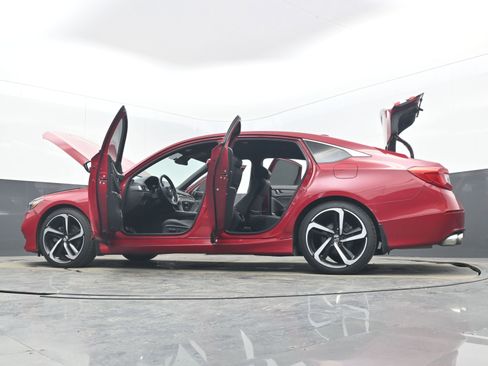 Used 2018 Honda Accord Sport image 40