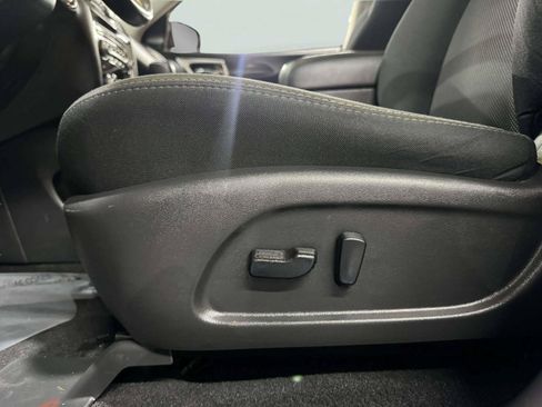 Used 2019 Nissan Pathfinder SV AWD/4WD image 25