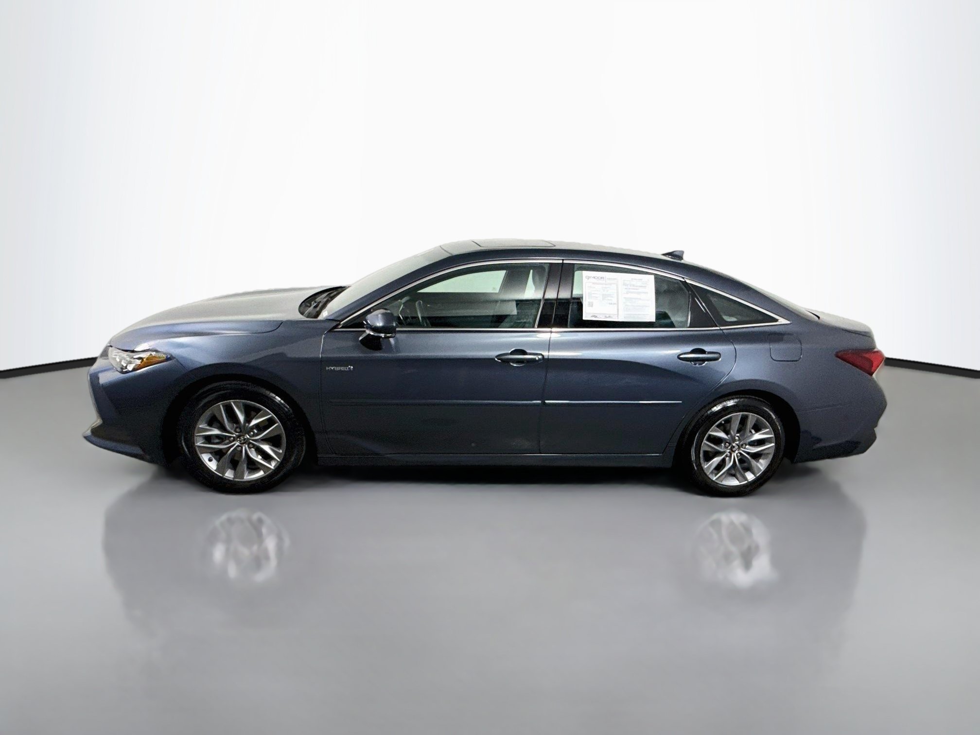 Certified 2019 Toyota Avalon XLE w/ Moonroof Package FWD image 4