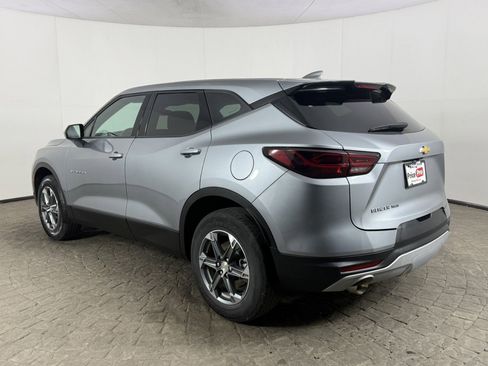 Used 2025 Chevrolet Blazer LT AWD/4WD image 3