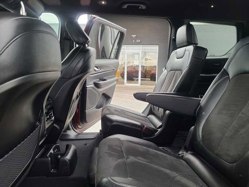 Used 2024 Jeep Grand Cherokee L Laredo AWD/4WD image 25
