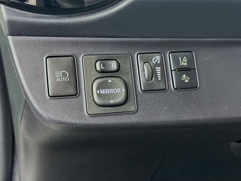 Used 2017 Toyota Prius C Four image 28