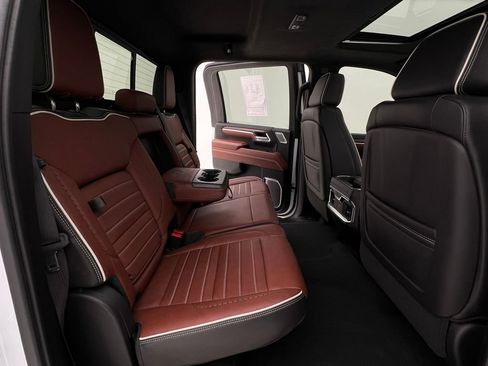 Used 2024 GMC Sierra 3500 Denali Ultimate image 18