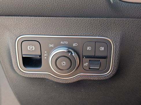 Used 2024 Mercedes-Benz GLB 250 4MATIC image 20