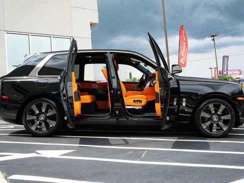 Used 2023 Rolls-Royce Cullinan AWD/4WD image 11