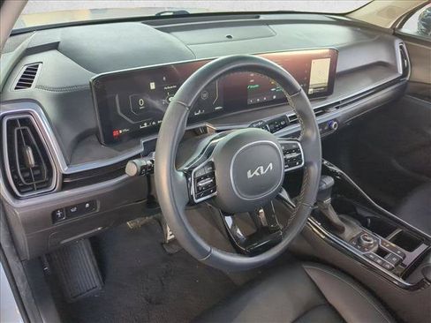 Used 2025 Kia Sorento SX AWD/4WD image 10