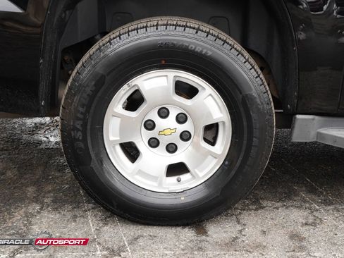 Used 2011 Chevrolet Suburban LT image 11