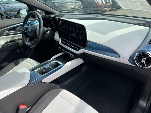 Used 2024 Chevrolet Equinox EV LT image 24