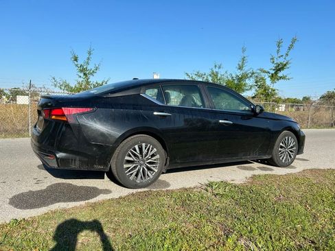 Used 2023 Nissan Altima 2.5 SV image 5