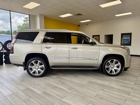 Used 2016 Cadillac Escalade Premium image 5