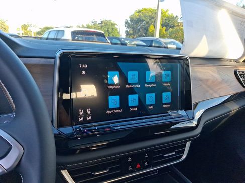 New 2026 Volkswagen Atlas SE FWD image 9