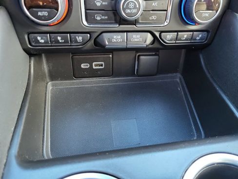 Used 2021 Chevrolet Tahoe High Country image 38