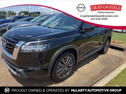 Used 2024 Nissan Pathfinder SL w/ SL Premium Package FWD image 1