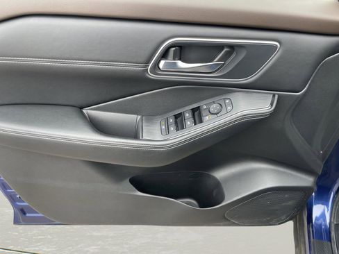 Used 2021 Nissan Rogue SV w/ Premium Package image 23