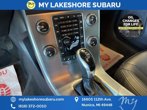 Used 2018 Volvo V60 T5 Dynamic w/ Vision Package image 23