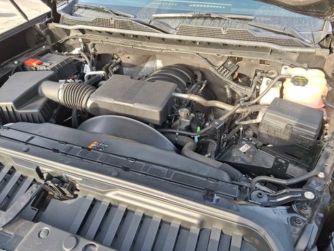 Used 2024 Chevrolet Silverado 2500 LT w/ Midnight Edition image 27