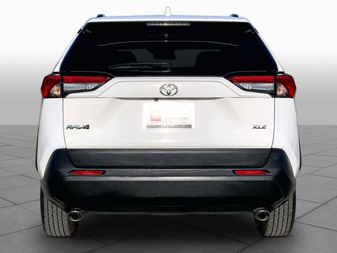 Used 2025 Toyota RAV4 XLE FWD image 5