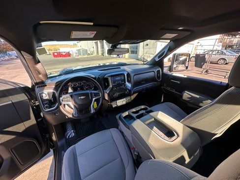 Used 2023 Chevrolet Silverado 2500 LT image 40