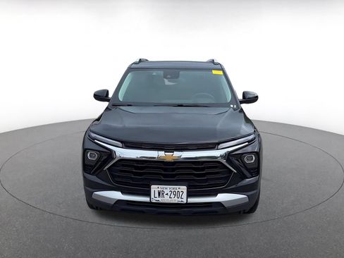 Used 2025 Chevrolet TrailBlazer LT FWD image 3