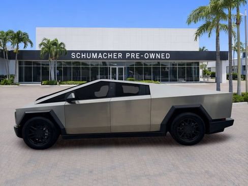 Used 2024 Tesla Cybertruck AWD Crew Cab image 4