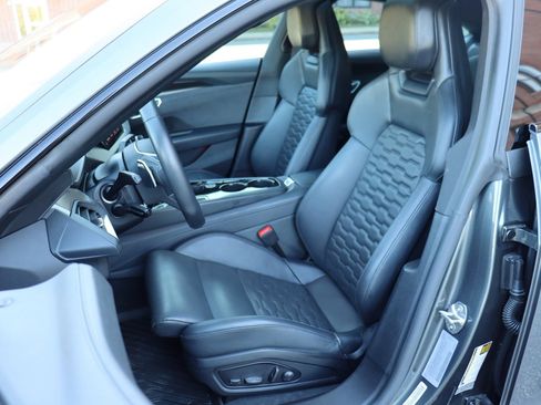 Used 2022 Audi e-tron GT Prestige w/ Prestige Package image 12