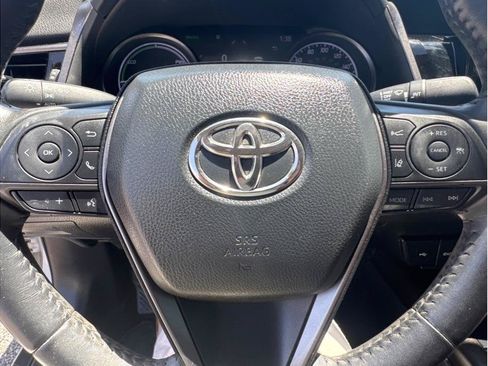 Used 2022 Toyota Camry XSE FWD image 18
