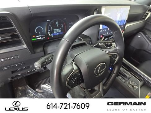 Certified 2026 Lexus GX 550 AWD/4WD image 16