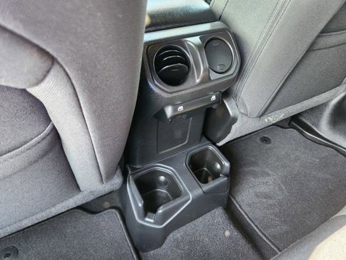 Used 2022 Jeep Gladiator Sport image 32