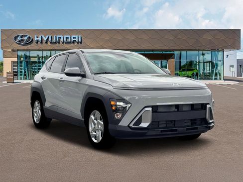 New 2026 Hyundai Kona SE image 11