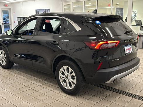 Used 2023 Ford Escape Active w/ Tech Pack #1 AWD/4WD image 7