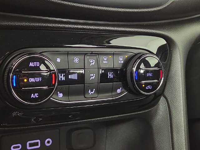 Used 2021 Buick Encore GX Select w/ Sport Touring Package FWD image 20
