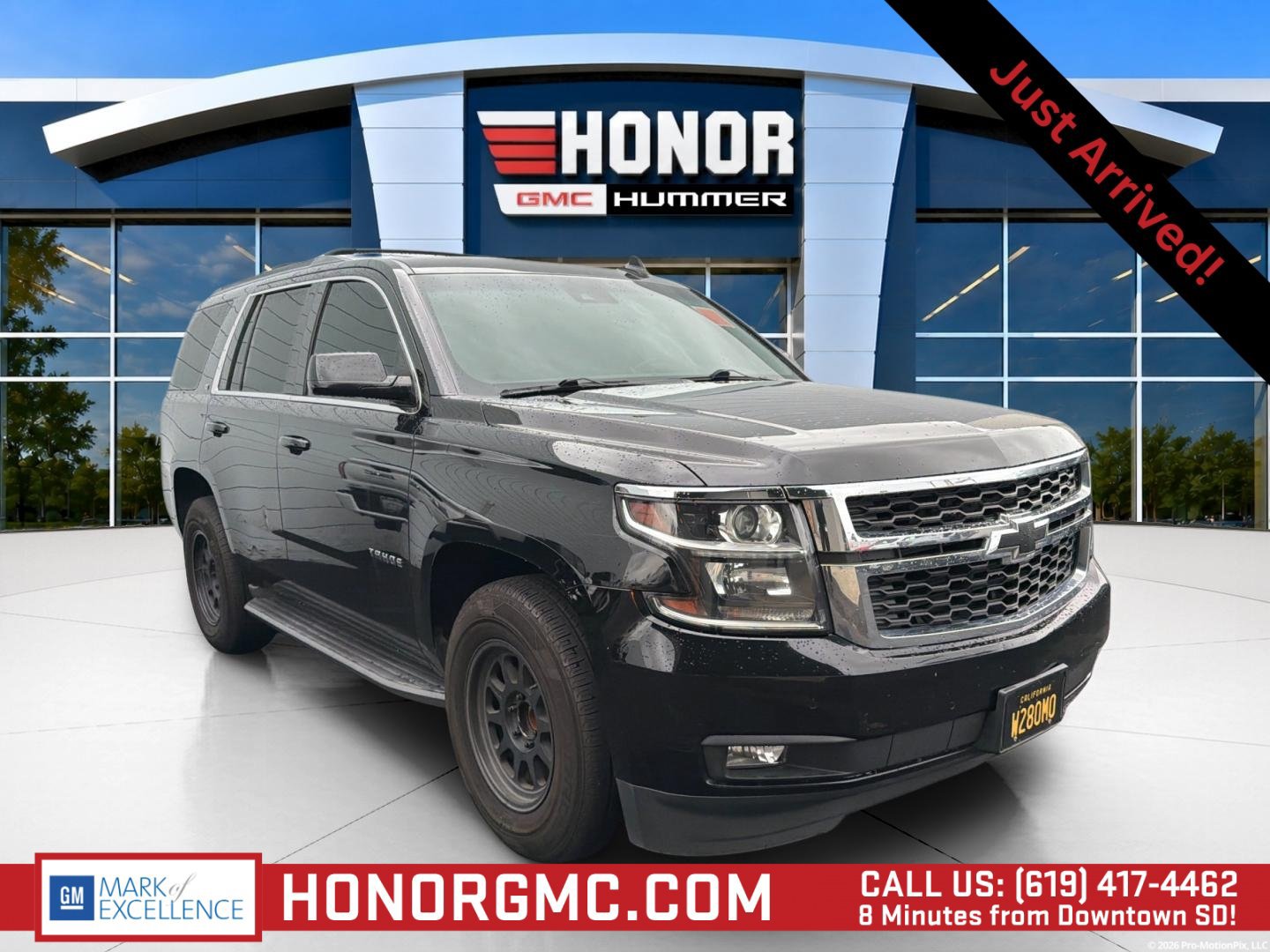 Used 2017 Chevrolet Tahoe LT w/ Luxury Package RWD image 1