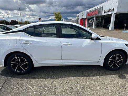 New 2025 Nissan Sentra SV image 3