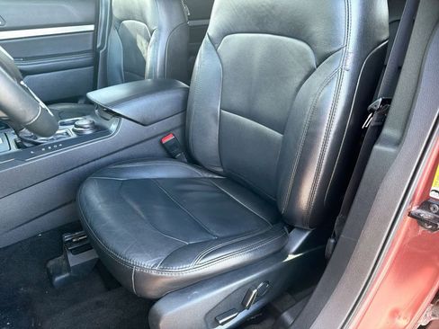 Used 2018 Ford Explorer XLT w/ Equipment Group 202A image 17