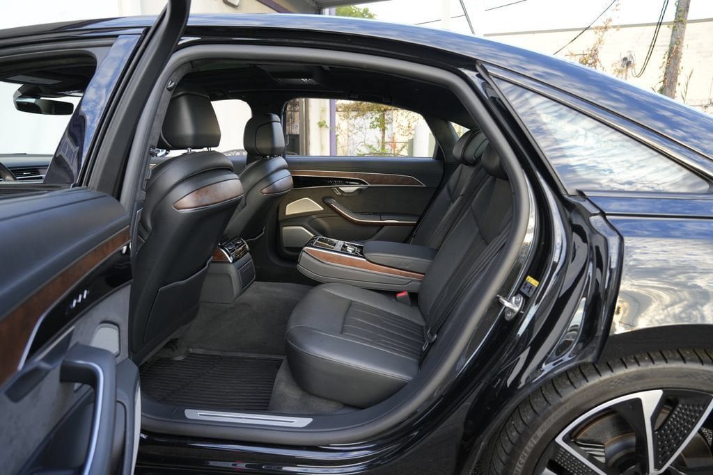 Used 2021 Audi A8 L 4.0T AWD/4WD image 29