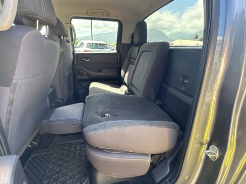 Used 2023 Nissan Frontier SV w/ Tow Package image 12