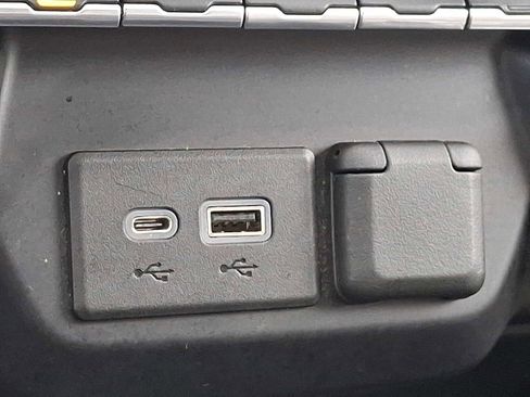 Used 2021 Chevrolet Silverado 1500 LT Trail Boss w/ Convenience Package II image 24