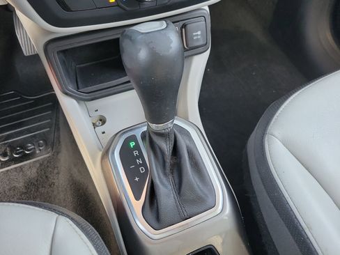 Used 2018 Jeep Renegade Limited w/ UConnect 8.4 Nav Group FWD image 27