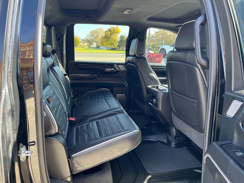 Used 2025 GMC Sierra 2500 AT4X image 6