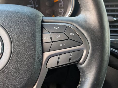 Used 2019 Jeep Grand Cherokee Altitude AWD/4WD image 24