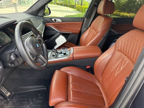 Used 2022 BMW X7 M50i w/ Cold Weather Package AWD/4WD image 8