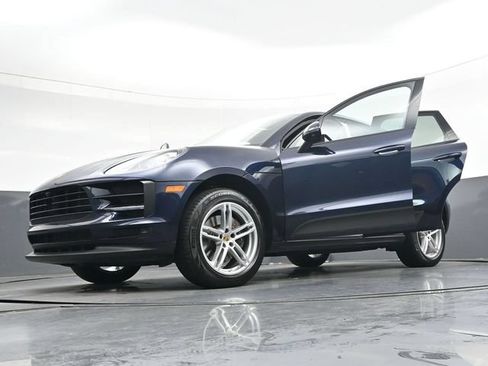 Used 2021 Porsche Macan AWD/4WD image 43